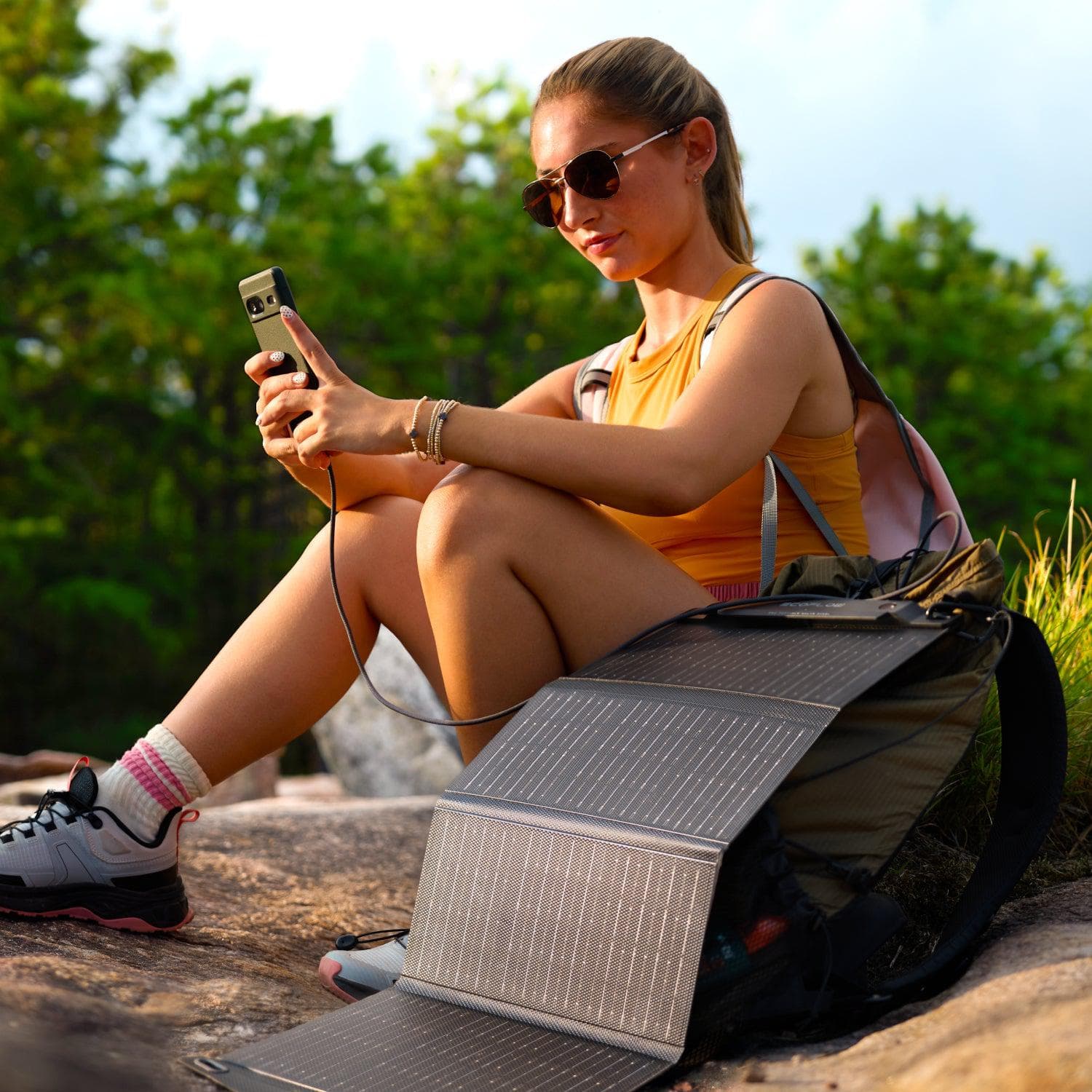 EcoFlow 28W Ultra-Light Solar Panel (Direct Device Charging) 9 EcoFlow 28W Ultra-Light Solar Panel (Direct Device Charging)
